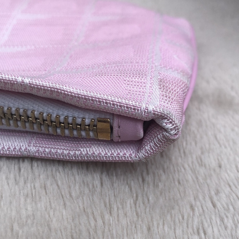 CHANEL New Travel Line Pink Pochette - Picture 12 of 17